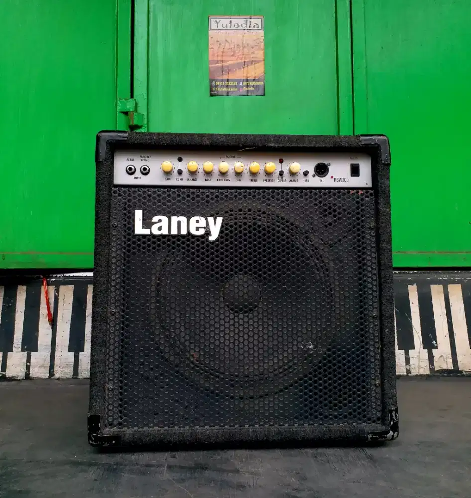 YULODIA BEKASI-ampli bass/drum elecktrik laney rbw200 made in england