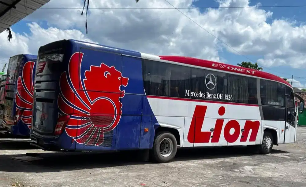 Bus mercedes benz 2013 OH1526