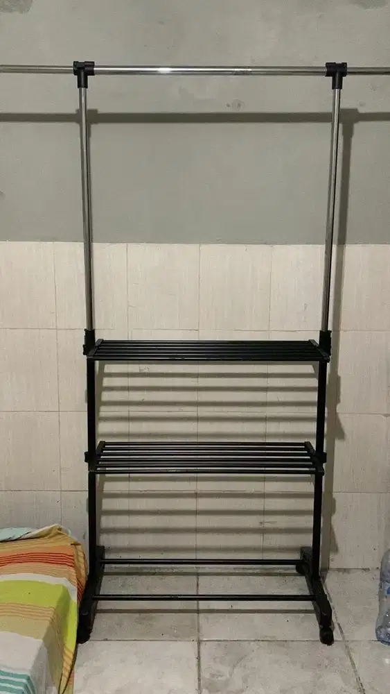 Rak gantungan baju