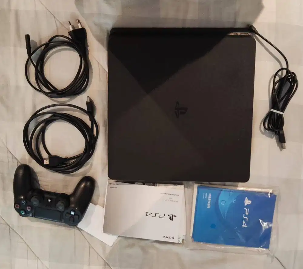PlayStation 4 Slim 500GB (Bekas Mulus, Lengkap Siap Pakai)