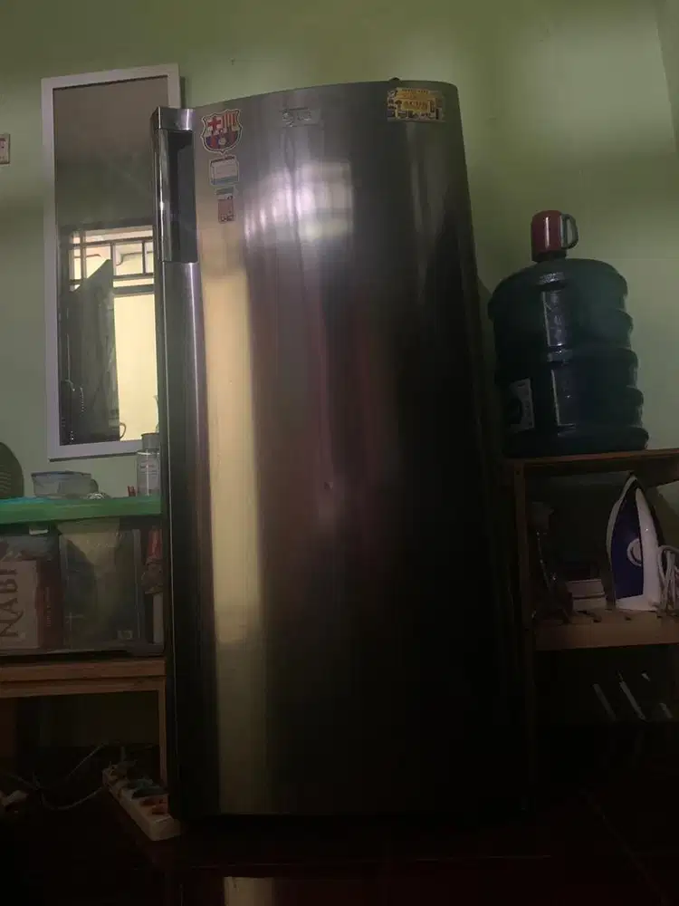 dijual kulkas satu pintu merk lg