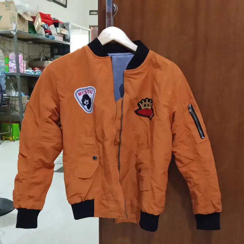 Jaket Tanpa kupluk Tebal