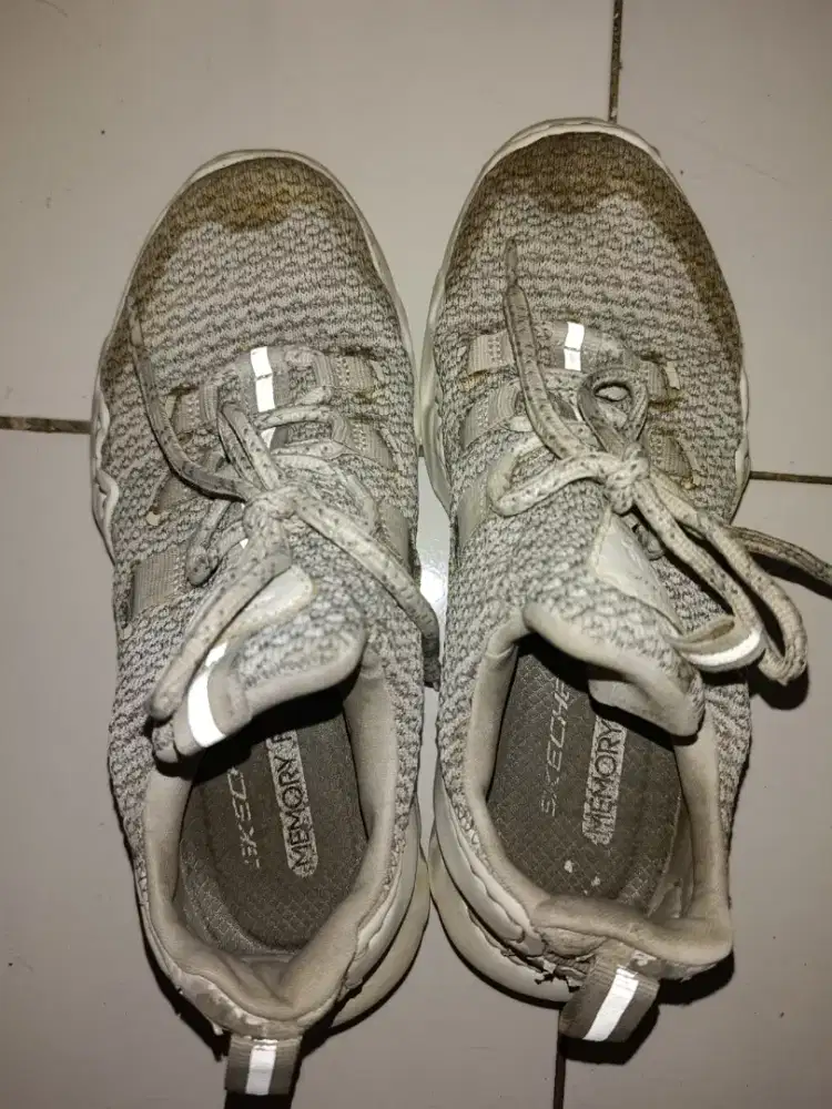 Dijual Sepatu Skechers size 37 Original