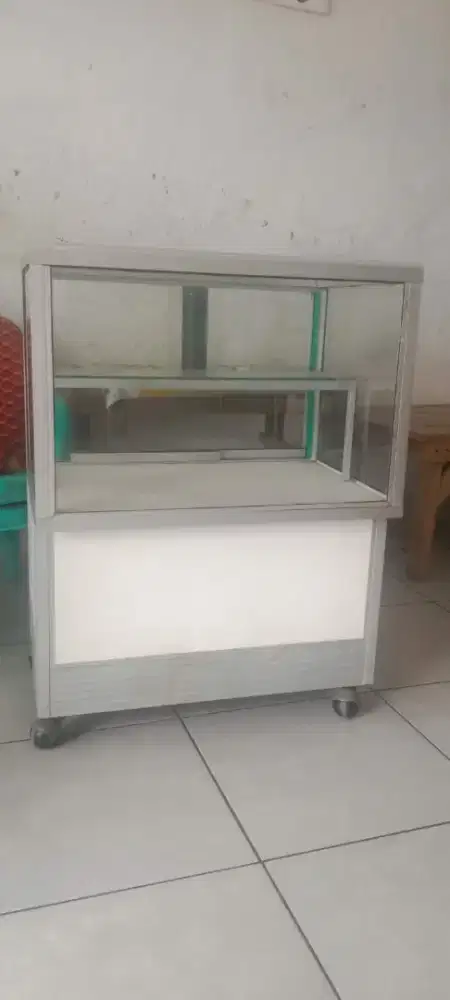 Etalase konter pulsa