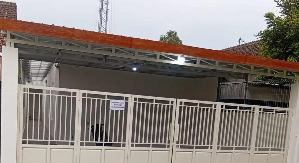 Dikontrakan rumah + parkiran mobil