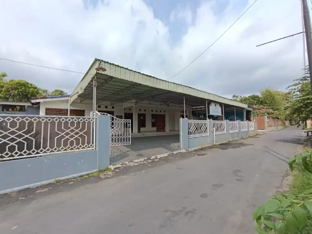 Disewakan rumah luas istimewa area Jalan Godean Km 7