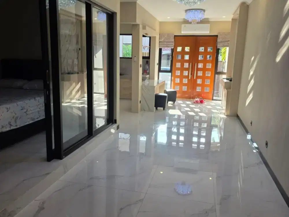 MURAH Rumah baru gress Villa Valencia, Pakuwon