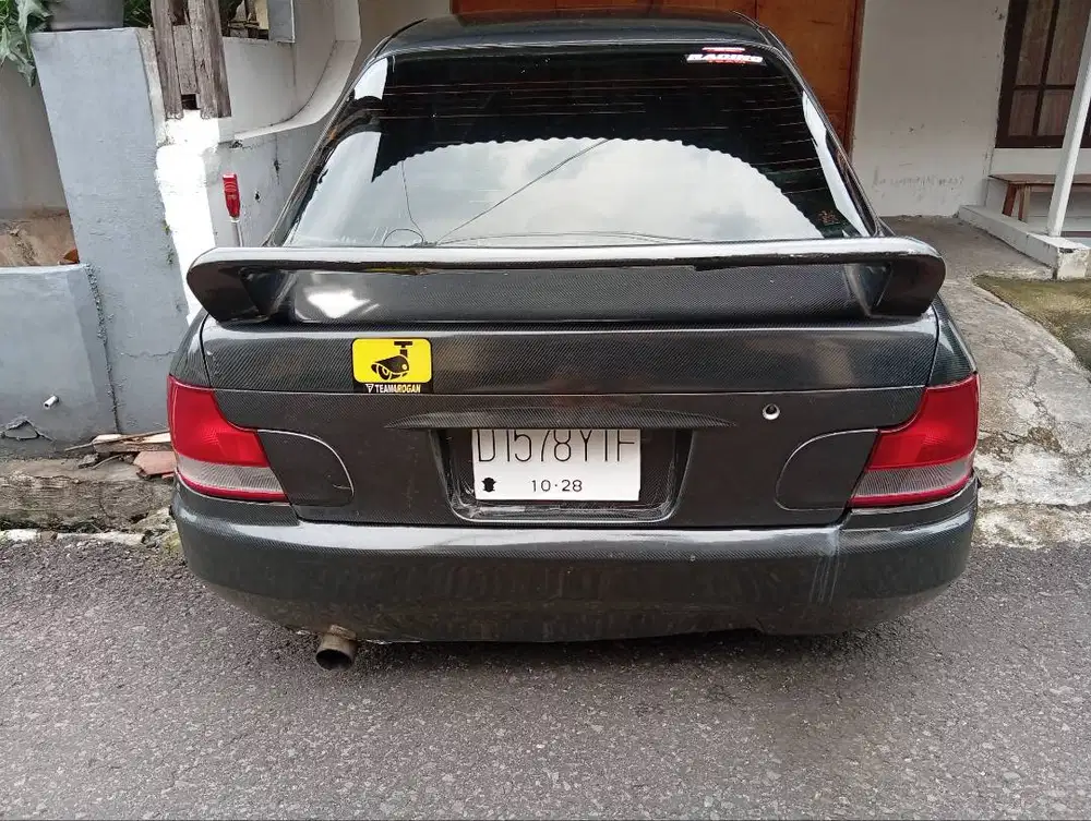 Dijual mobil belas mulus murah. Hyundai 1995