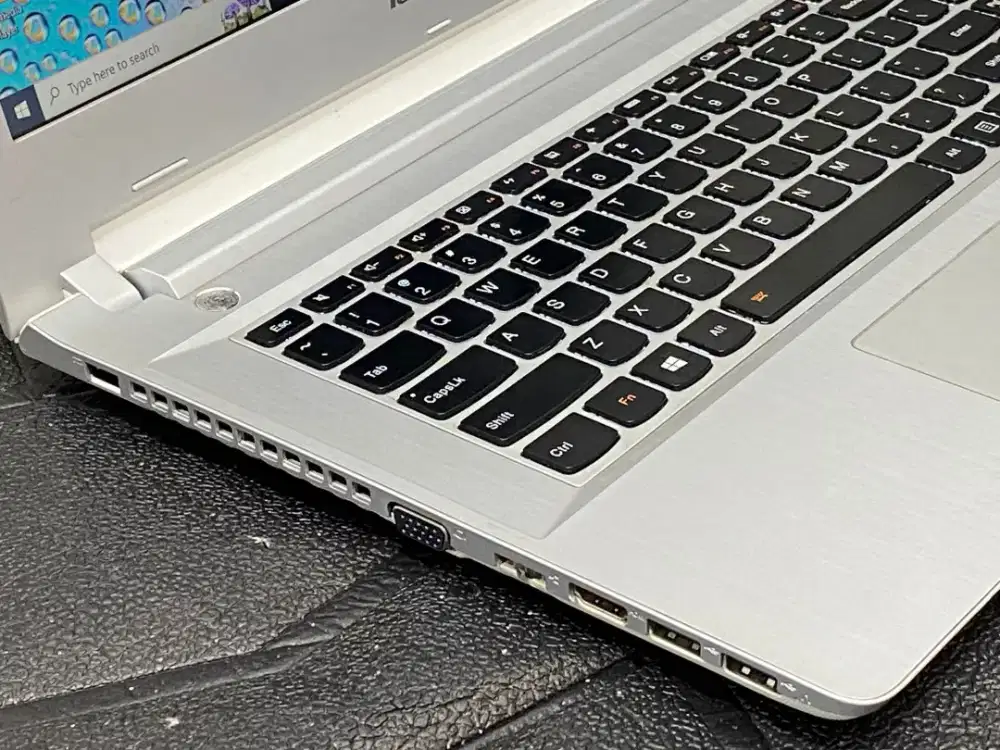 Laptop Lenovo ideapad 500/ Core i5-6200U / Ram 4GB / HDD 1TB