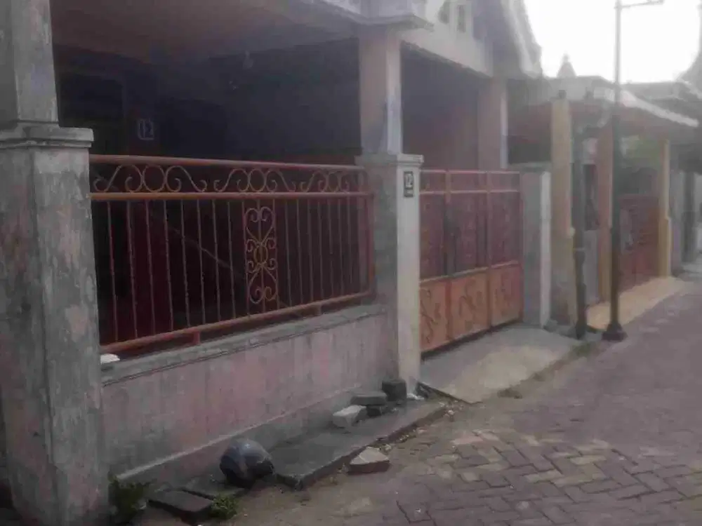 RUMAH MURAH DAN TOKO DI PERUMAHAN GKB GRESIK