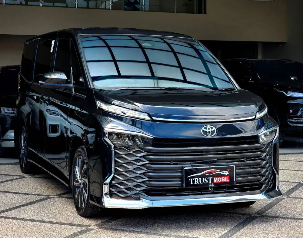 KM 13 RB!! TOYOTA NEW VOXY TSS CBU JAPAN AUTOMATIC PK 2023 BLACK