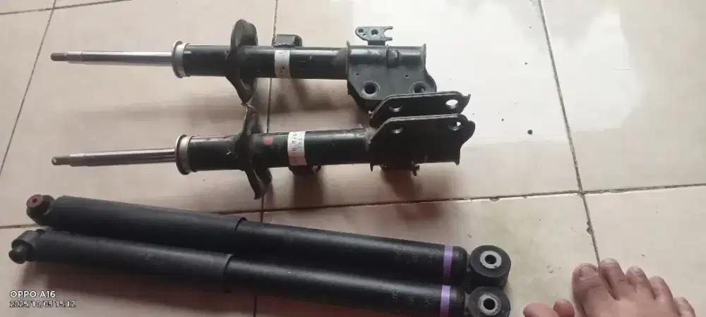 Sok breaker dpan belakang mobil calya/Sigra ori