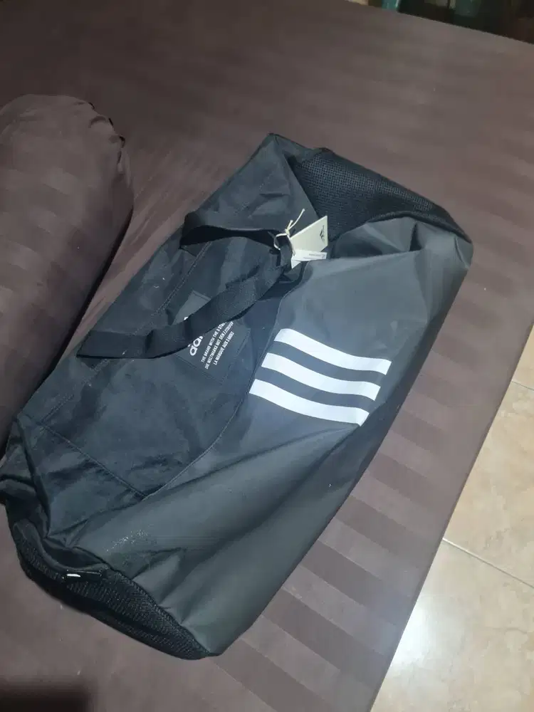 Tas Duffel Adidas Orisinal