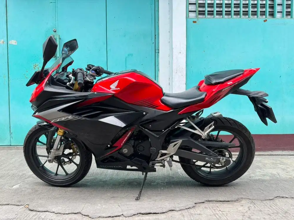 Honda CBR 150 R thun 2021 pajak panjang mesin halus jozz siap gas gan.
