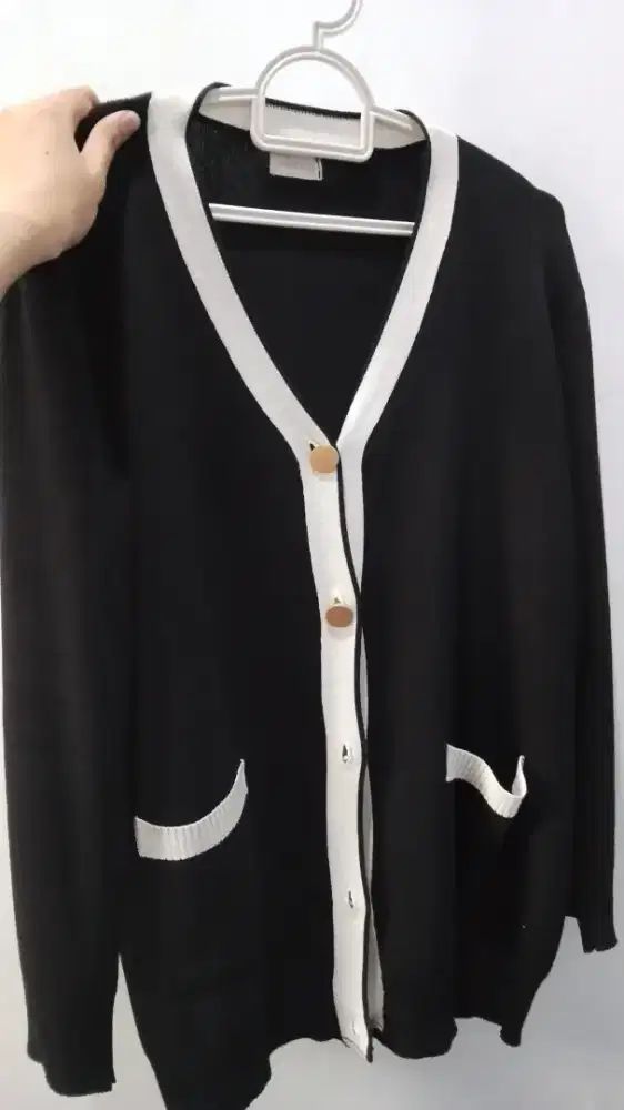 Sweater Colething Hitam