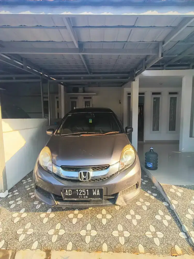 Dijual Cepat Mobil Keluarga Honda Mobilio 2015 S M/T