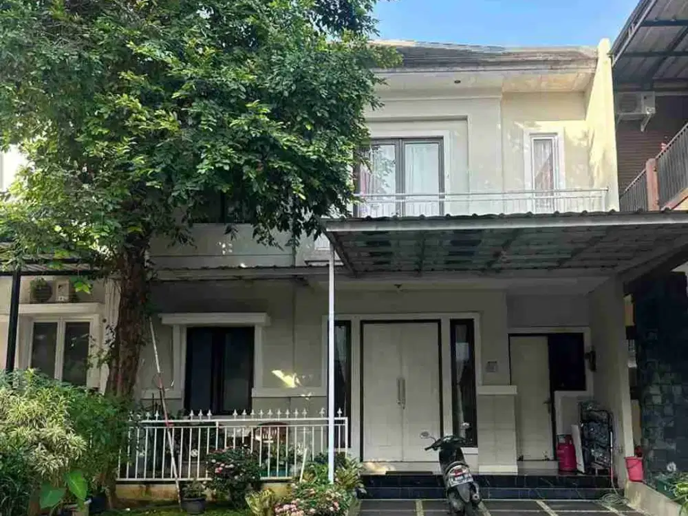 Rumah kota wisata Cibubur cantik siap huni. Jual cepat