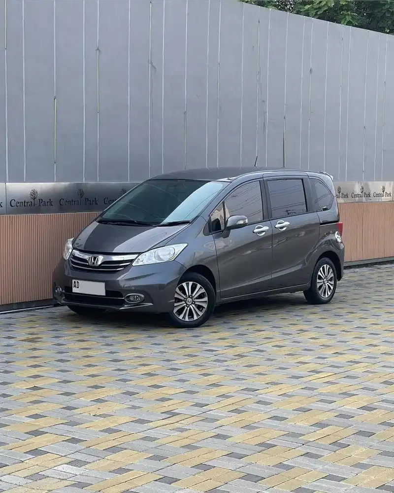 Freed E PSD Matic Facelift 2013 Grey AC Double Blower Istimewa