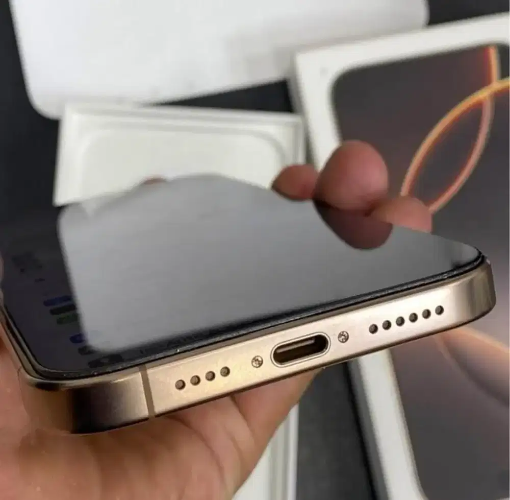 iphone 16 pro max 512gb ibox bh 100 Like new garansi on 04-2026