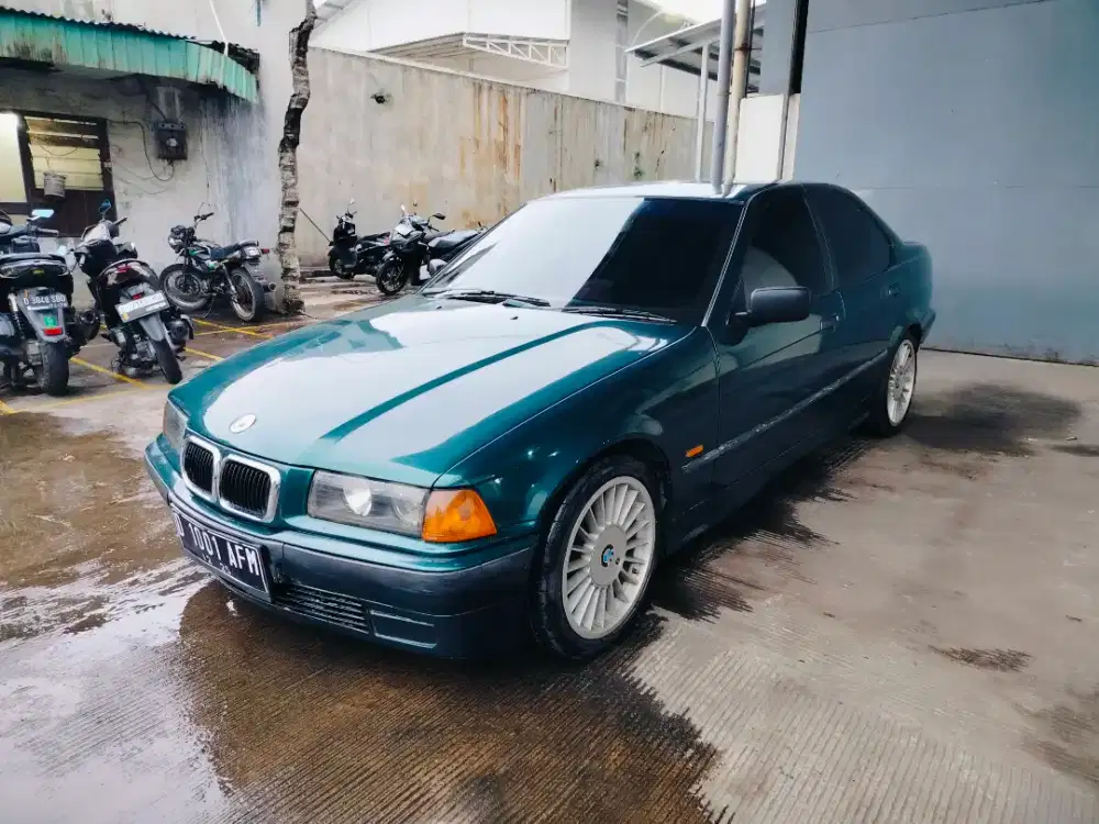 BMW E36 318i Manual TH 1997