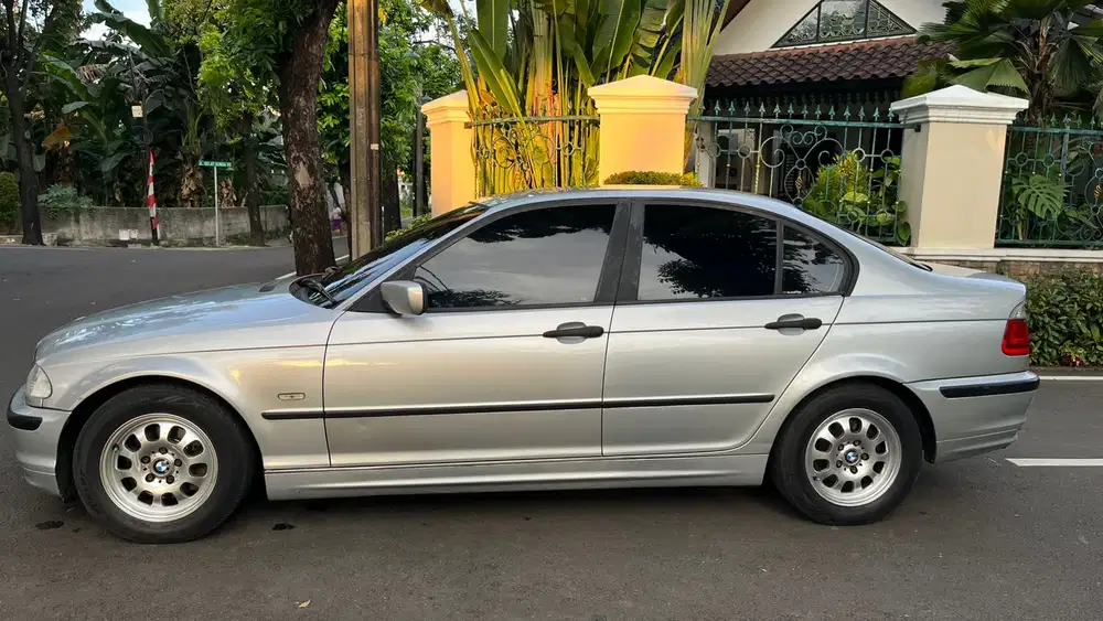 DIJUAL E46 TAHUN 2000