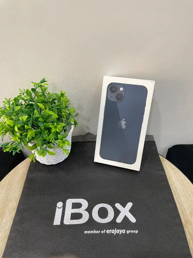 IPhone 13 128GB iBox Midnight Segel Garansi Resmi iBox 1 Tahun