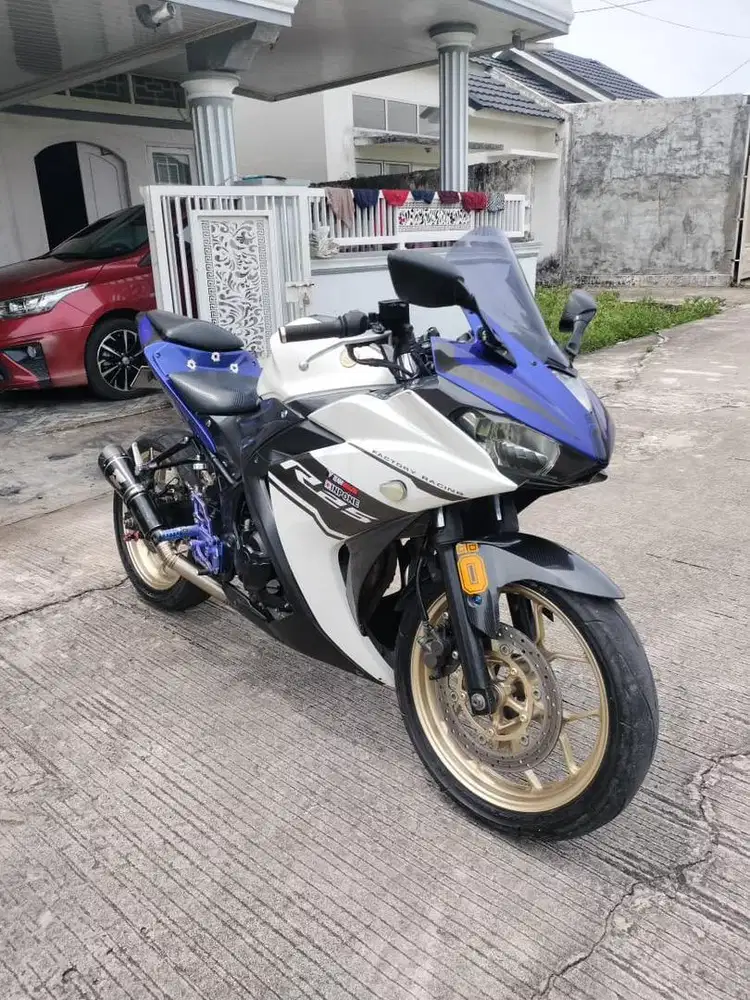 Yamaha R25 2 silinder