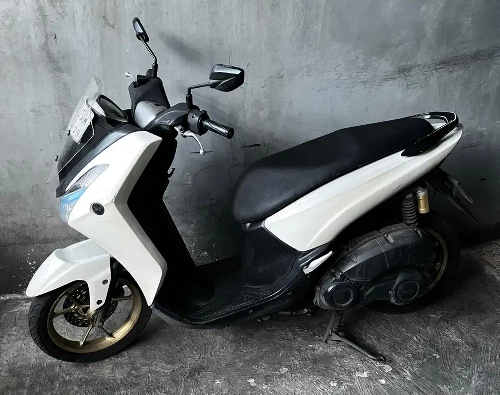 yamaha lexi 2019 putih