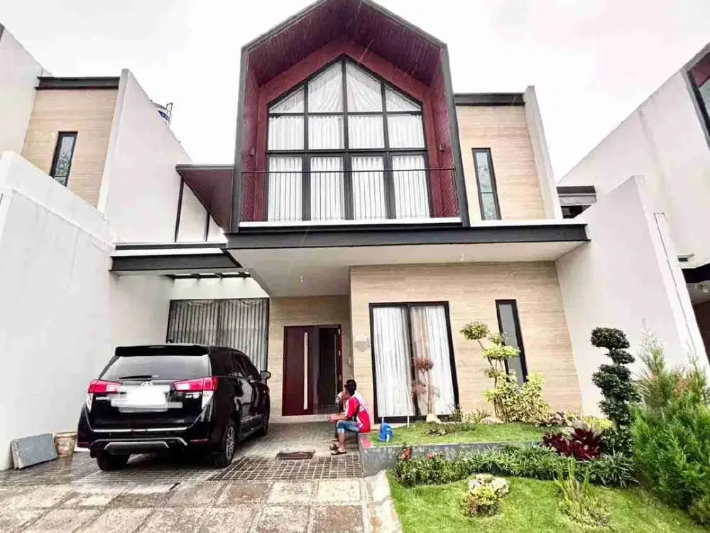 Villa Mewah + Kolam Renang beserta Perabotan di Cluster Eksklusif Kota Batu. View Pegunungan dan Kota.