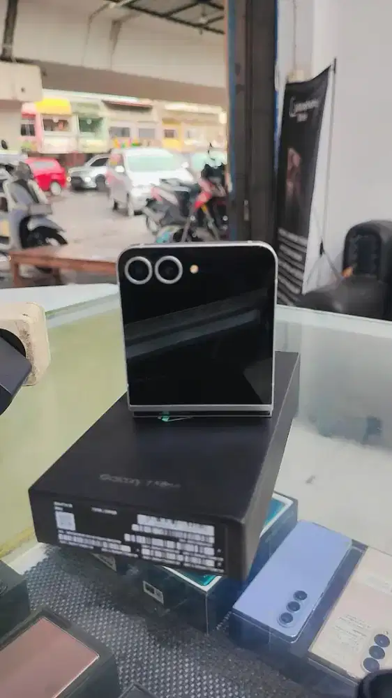 Samsung Galaxy Z Flip6 12/256GB Sein