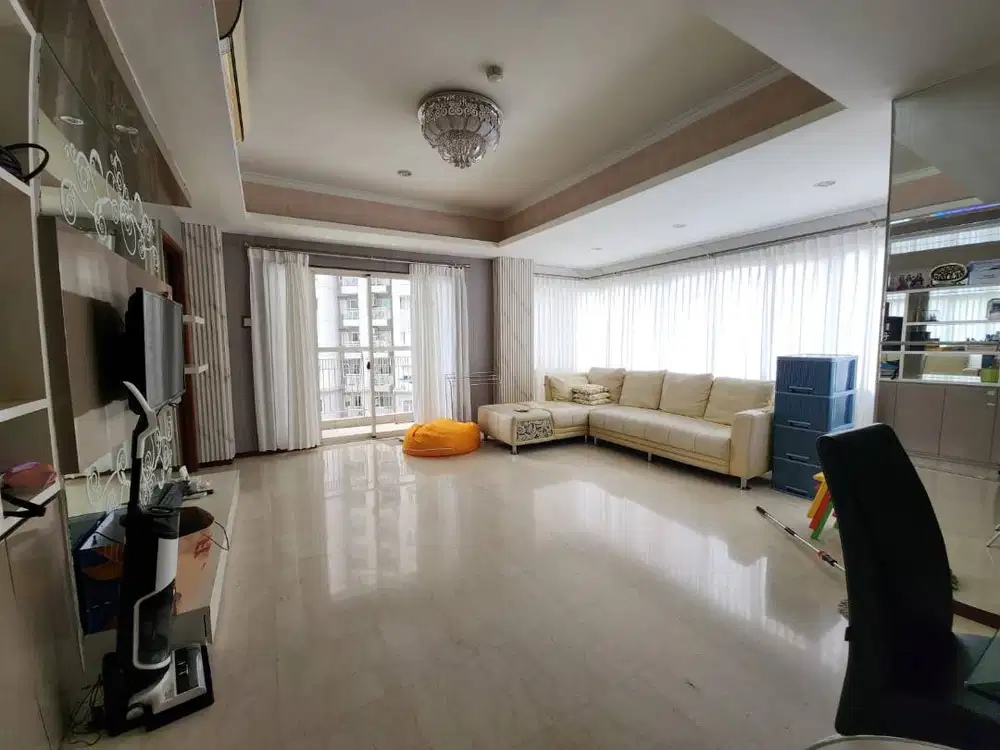 Dijual Apartemen Royal Medit Tipe 3+1 BR Fully Furnished