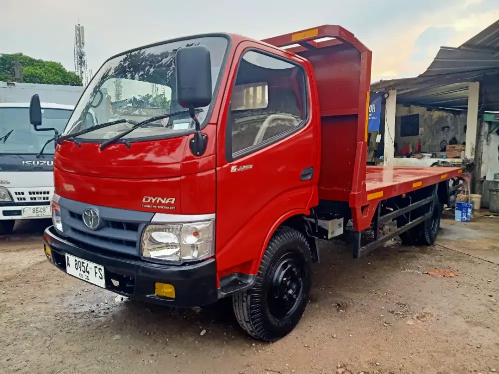 Toyota dhyna rhino 130 XT long thn 2012
