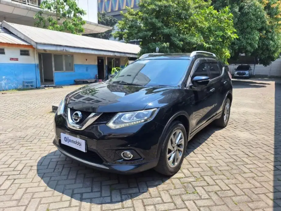 LOW DP Nissan X-Trail 2.5 Bensin-AT 2015 KYM