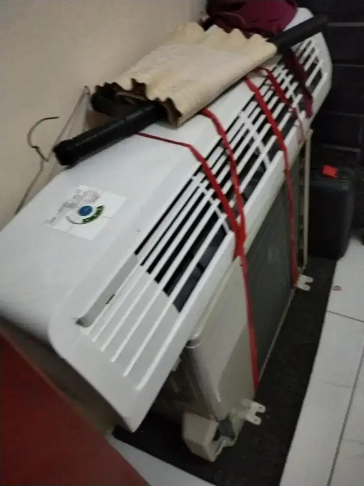 Di jual AC Merk Sharp 1/2 PK