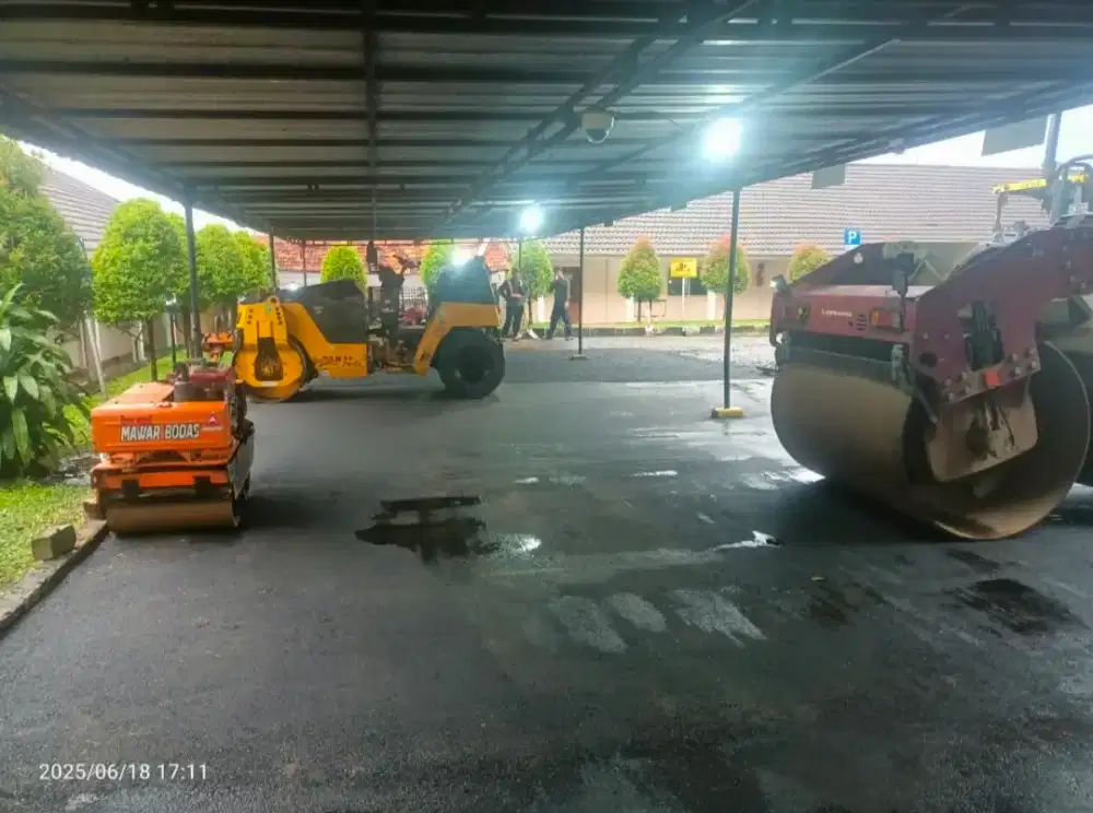 Aspal jalan hotmix