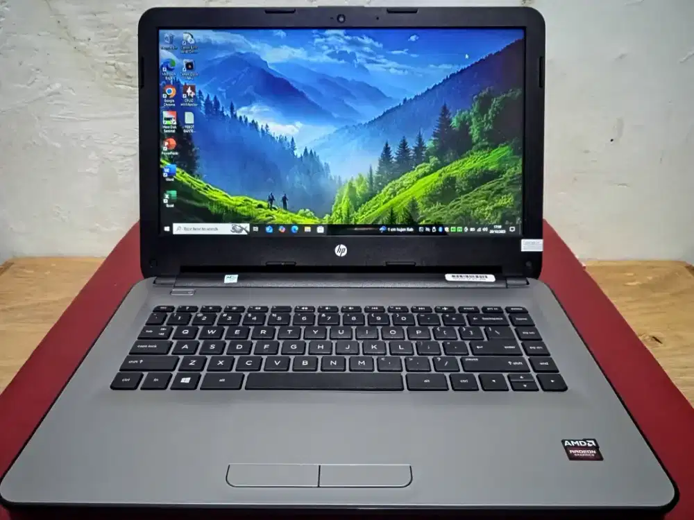 * HP Notebook
AMD A8-7410 Ram 4 GB SSD 256 GB