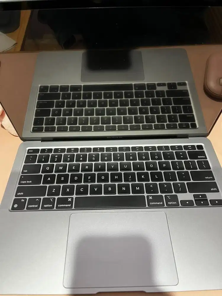 Apple MacBook Air (M1, 2020)