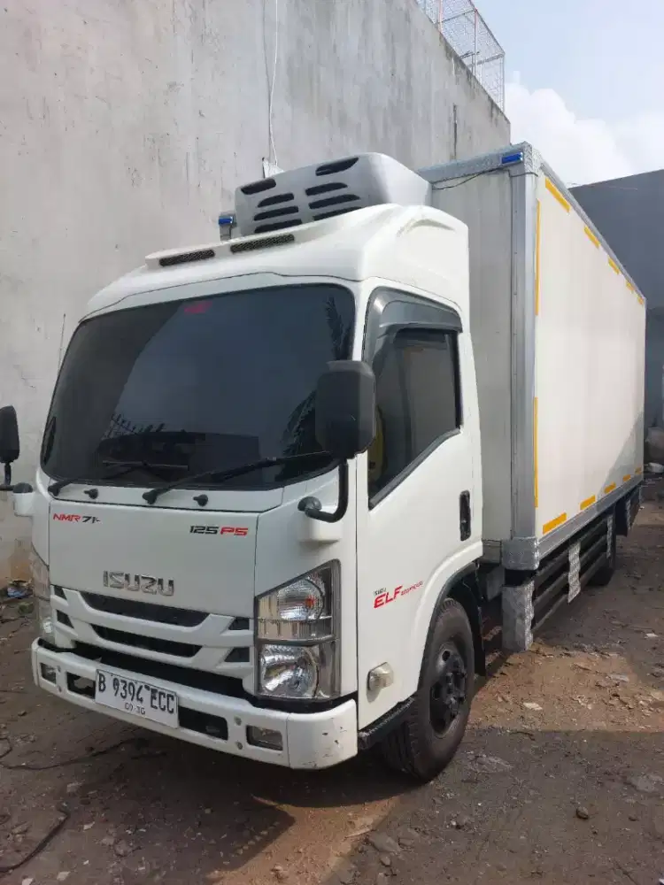 Truk Isuzu Elf 6ban NMR71 T SDL 2020 box Long freezer suhu -10