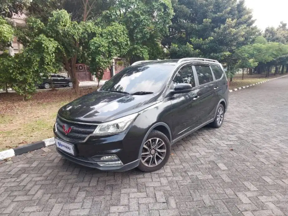 DP MURAH Wuling Cortez 1.5 C Bensin-MT-2019 Hitam DAH