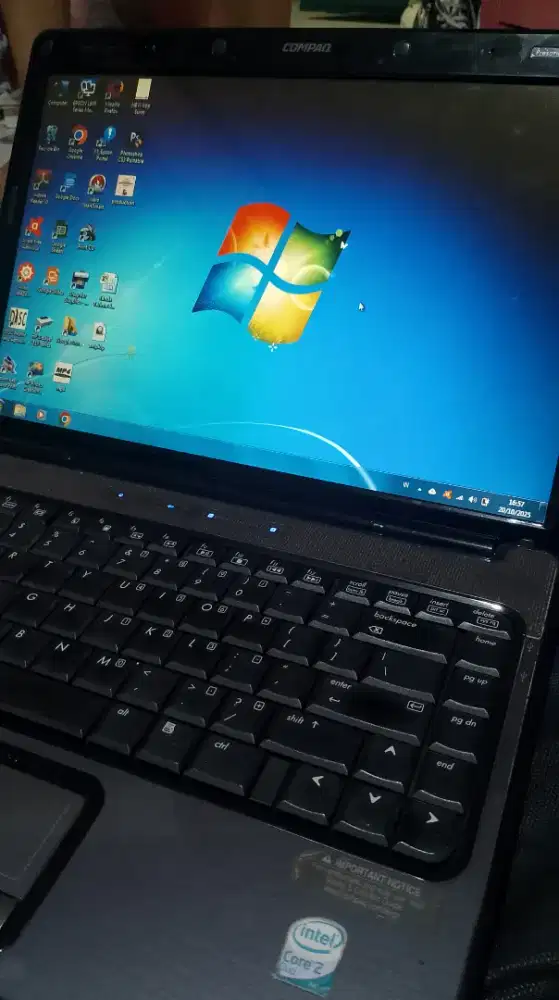 Laptop Compaq v-3000