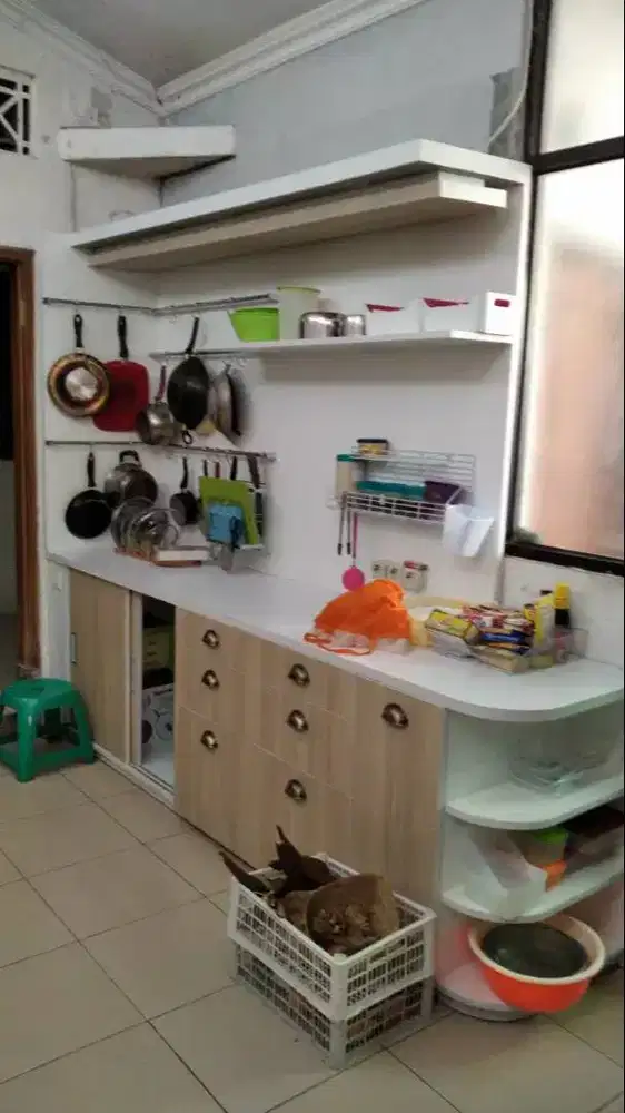 Custom Interior Kitchen Set, Backdrop TV, Lemari, Wardrobe, Kitchenset
