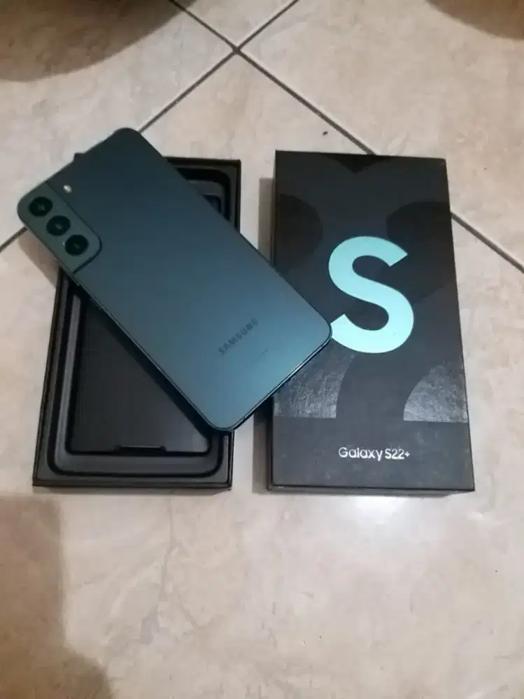 Samsung S22+ 8/256 Sein