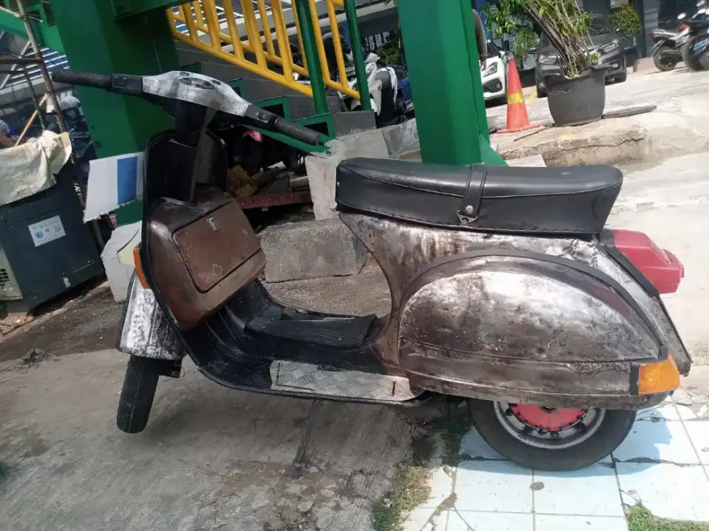 JUAL Cepat - Vespa PX tahun 83