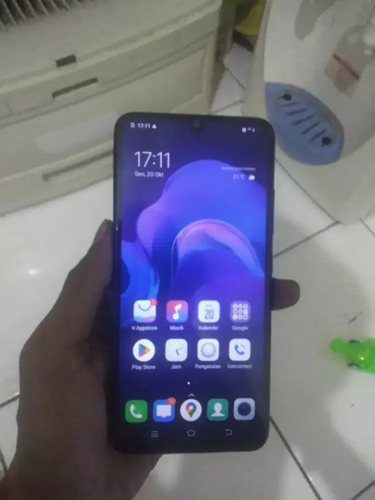 Vivo v11 pro 6/64 minus sesuai postingan pakaian pribadi no kw