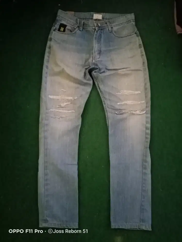 Celana jeans Insight ripped denim