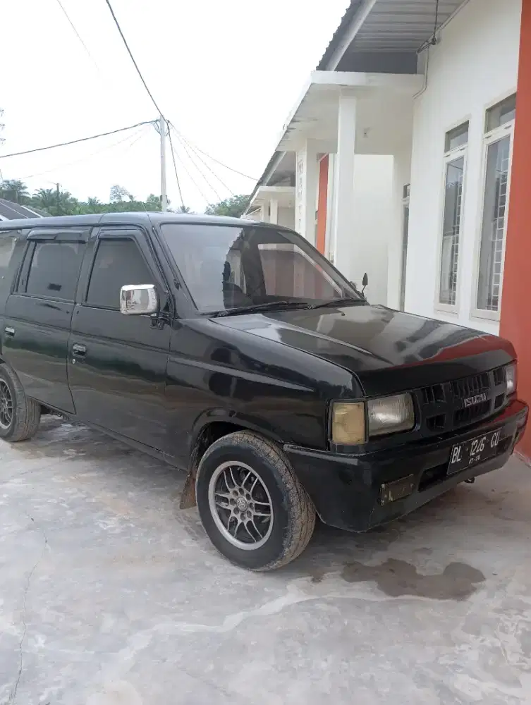 Dijual Isuzu panther grand royal 1997 Solar