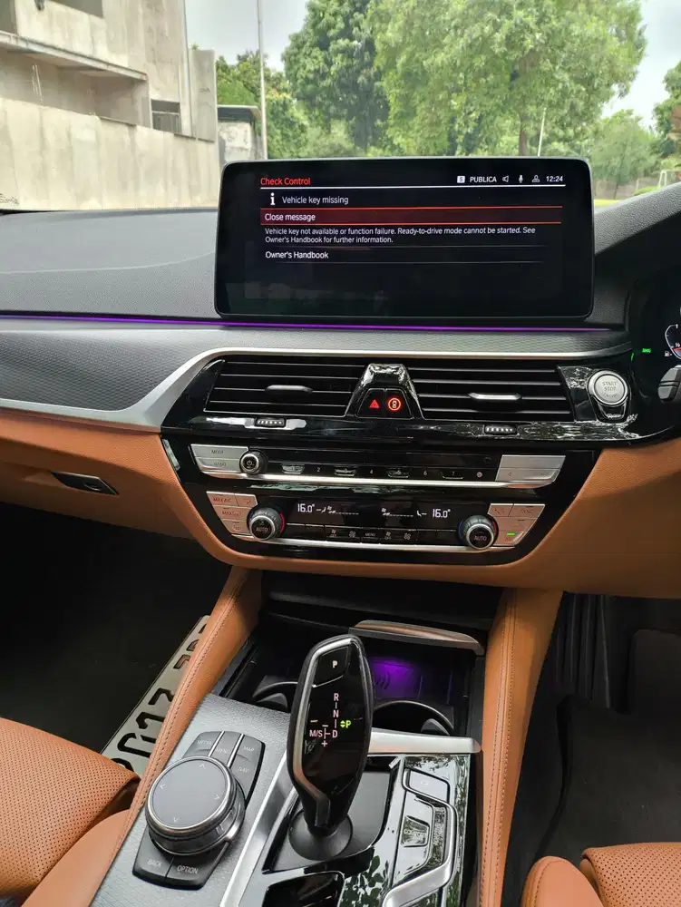 BMW 520i 2023 Bensin