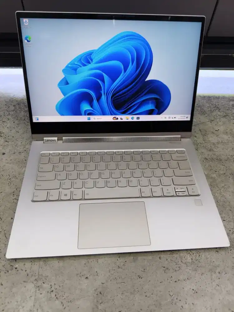 Lenovo yoga 920 layar sentuh 4K