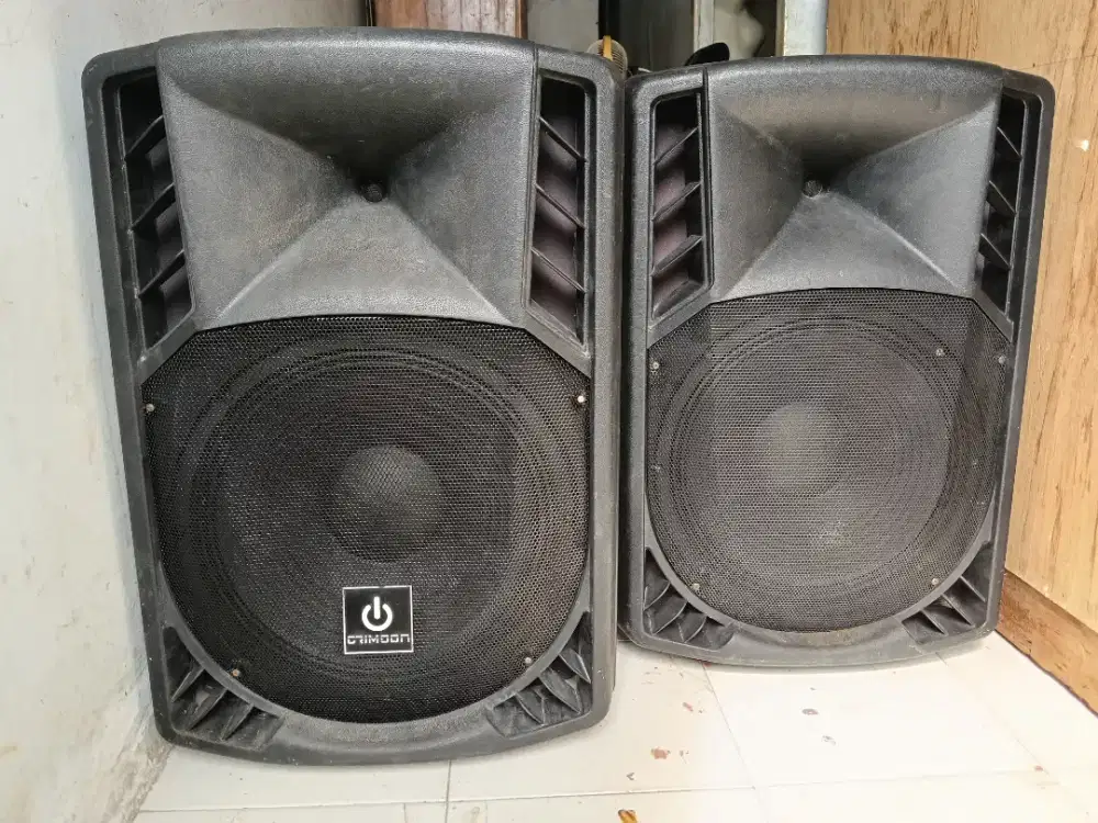 Speaker pasif merk Crimson 15inch