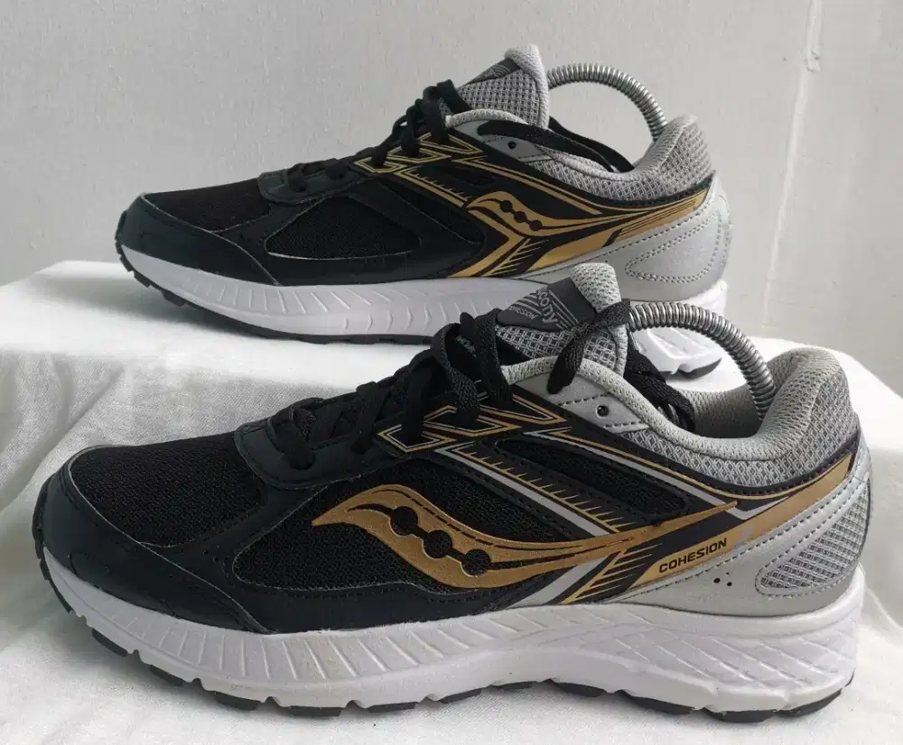 Sepatu SOUCONY new